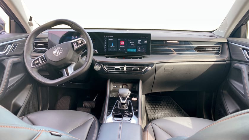 Bild 4 av MG HS PHEV LUX  307hk 360° - Navi