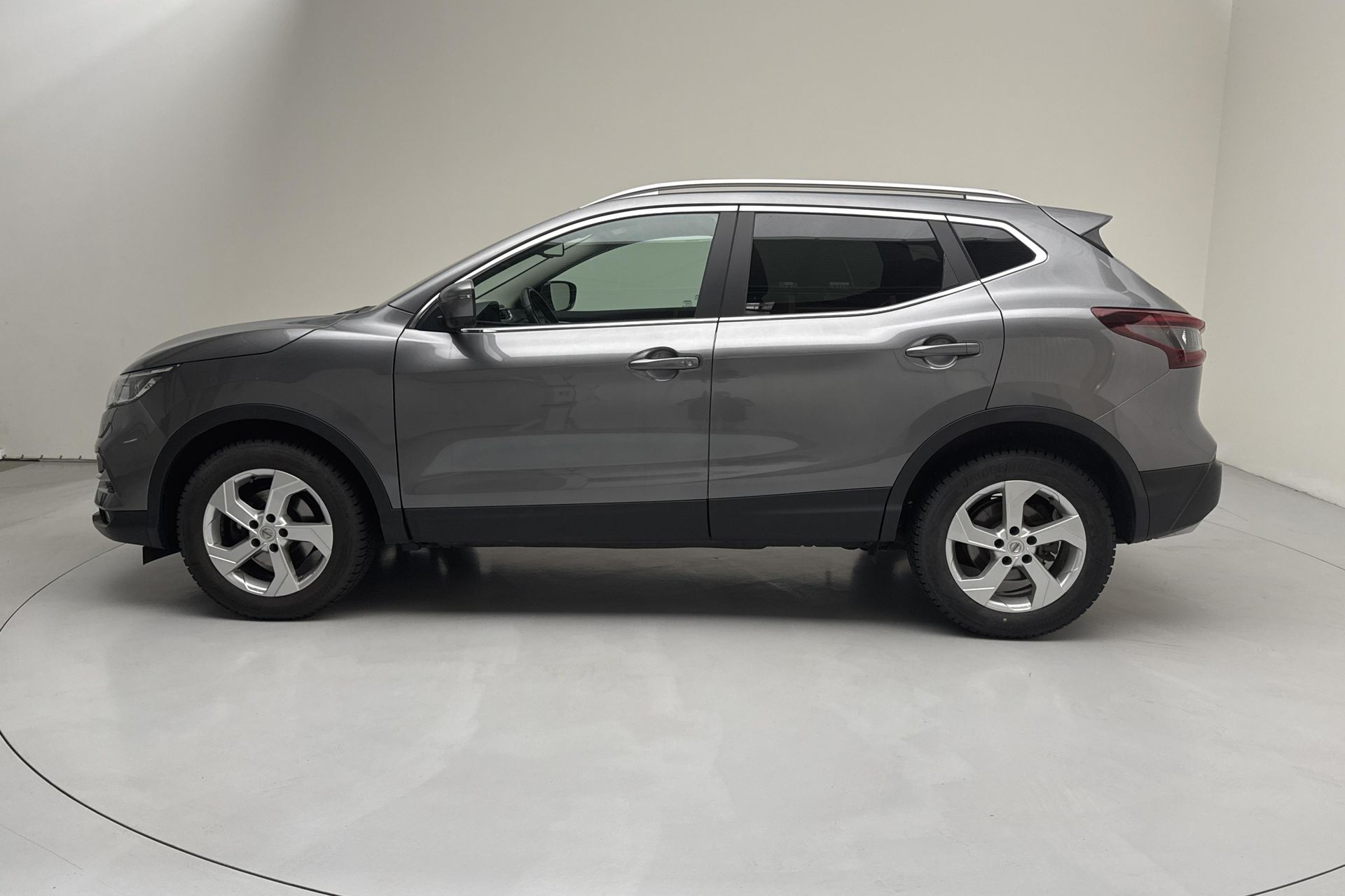 Nissan Qashqai 1.3 DIG-T 2021, bild 2/10