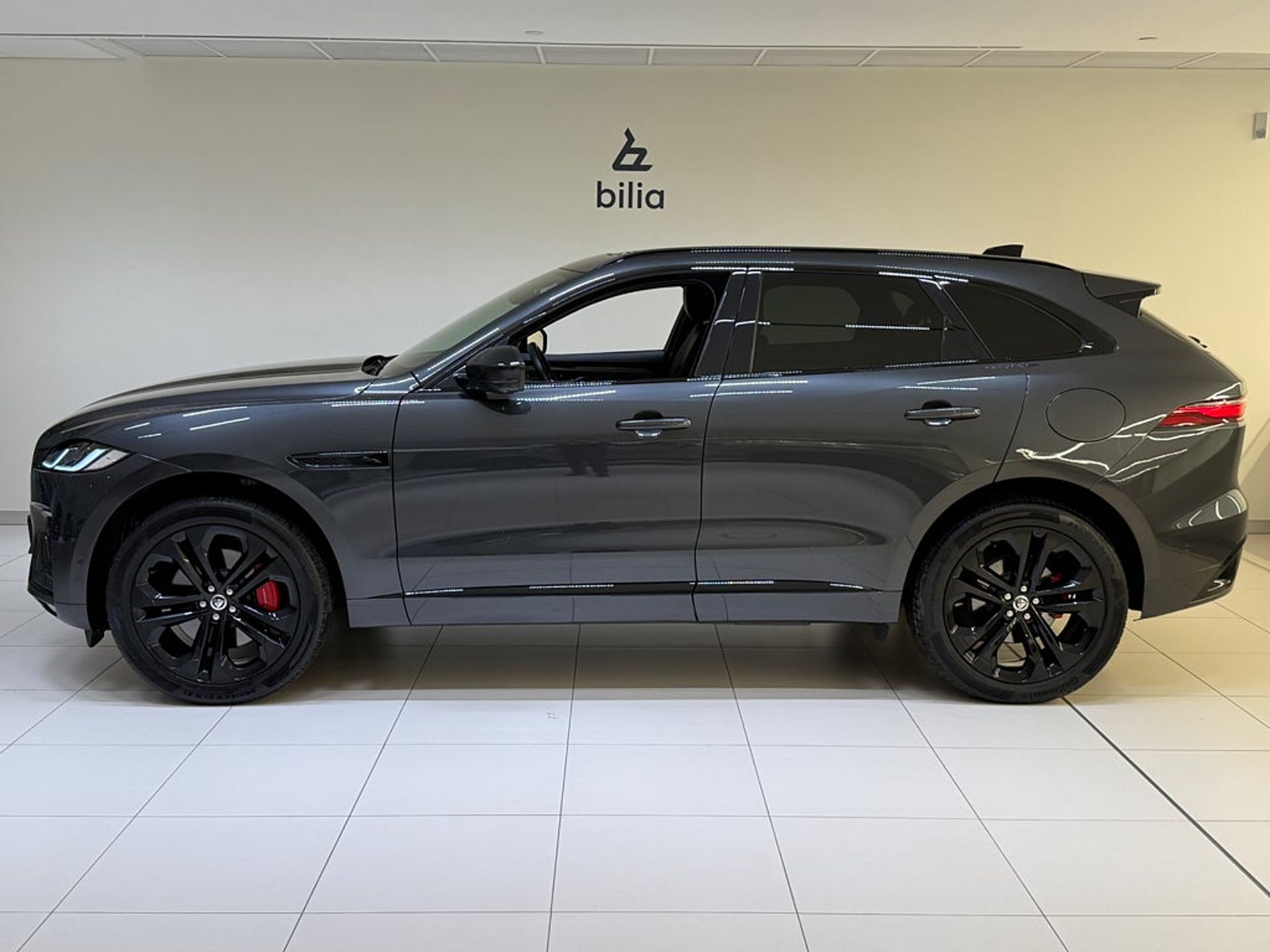 Jaguar F-Pace P400e PHEV 2025, photo 3/10