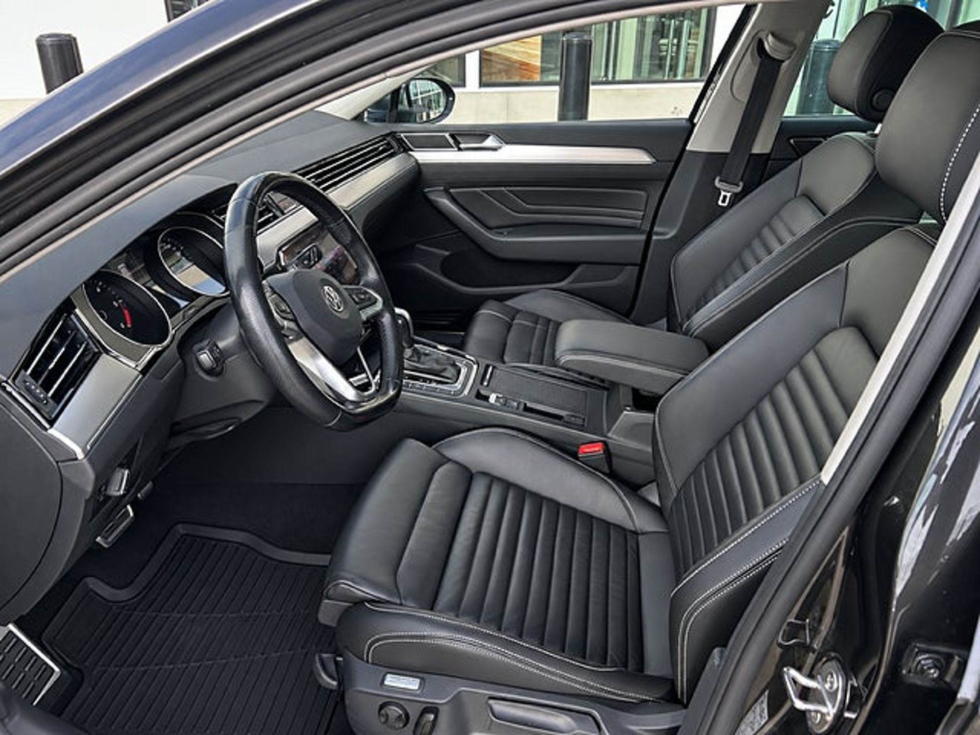 Volkswagen Passat 2020, kuva 4/5