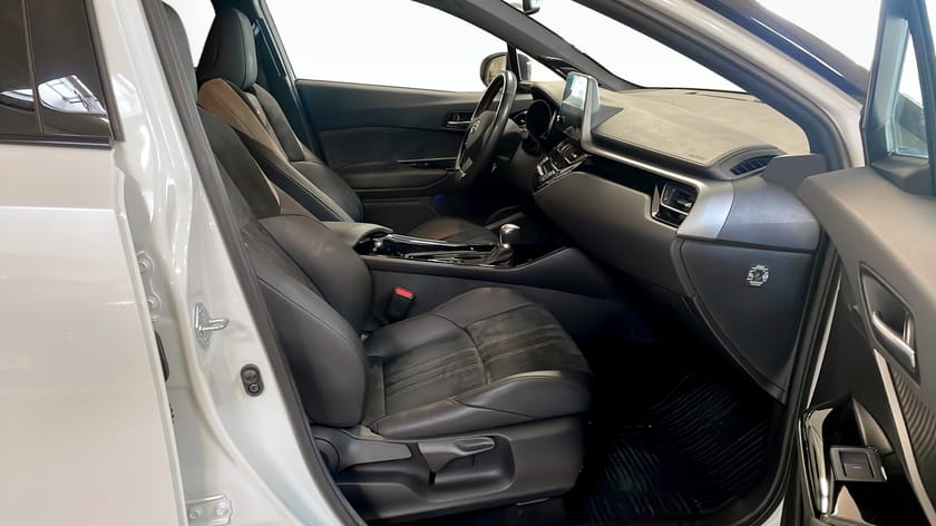 Bild 3 av Toyota C-HR Hybrid CVT 184hk GR-SPORT / Kamera / CarPlay
