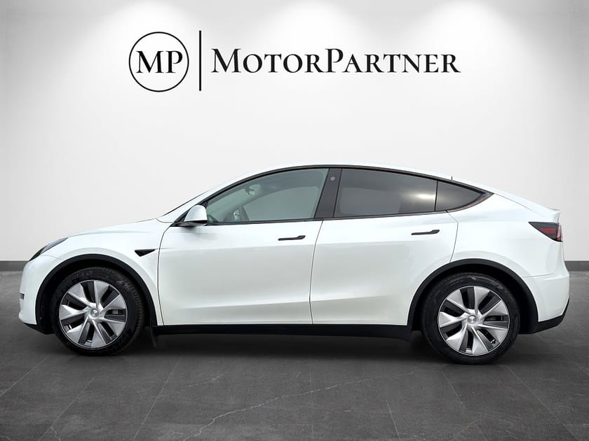Bild 5 av Tesla Model Y Long Range AWD Autopilot Dragkrok MOMS 514hk