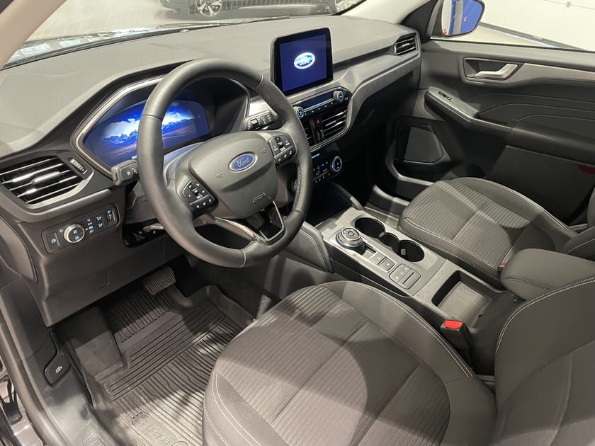 Bild 4 av Ford Kuga Plug-In Hybrid TITANIUM 2.5 FWD 225HK CVT