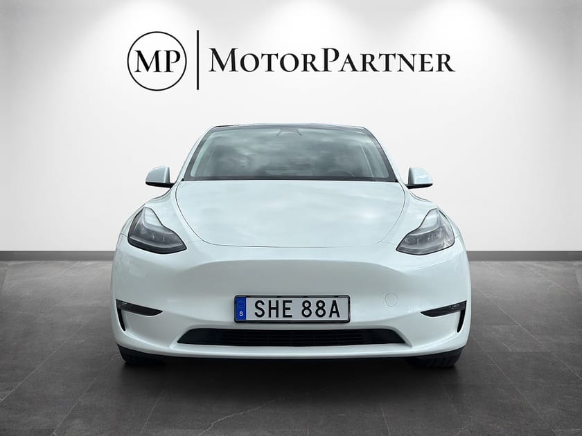 Bild 3 av Tesla Model Y Long Range AWD Värmepump Autopilot MOMS