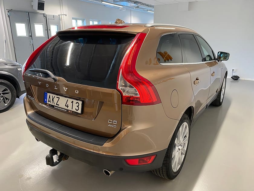 Bild 4 av Volvo XC60 D5 AWD Geartronic Summum Nybes Drag Taklucka P-värme