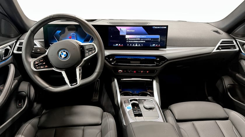 Bild 4 av BMW i4 eDrive40 Gran Coupé M Sport Drag HUD Adaptiv farthållare Hi-Fi DAP