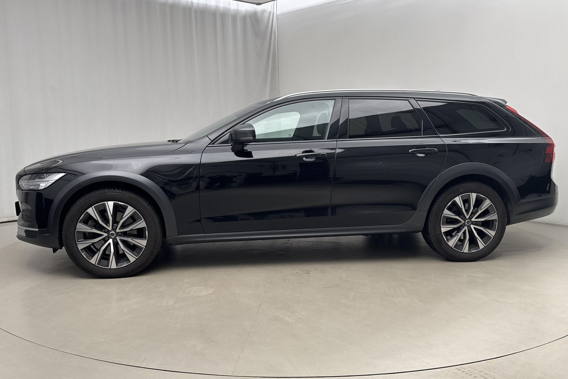 Volvo V90 B4 AWD 2022, bild 2/10