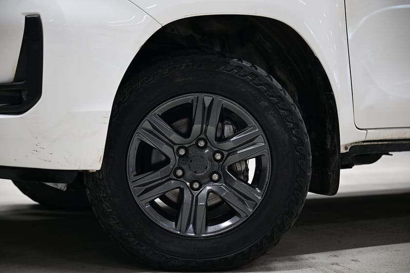 Bild 2 av Toyota Hilux Dubbelhytt AWD 150HK Automat|Dubbellhytt|Lågmil|Drag|Värmare|Moms