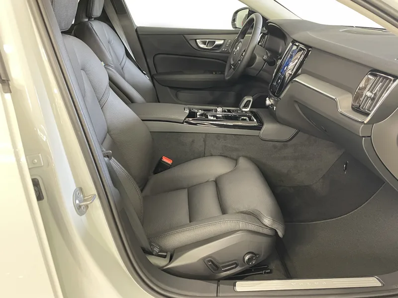 Bild 9 av 12 – Volvo V60 T6 Plus Dark Nordic Edition Plus Nordic Edition