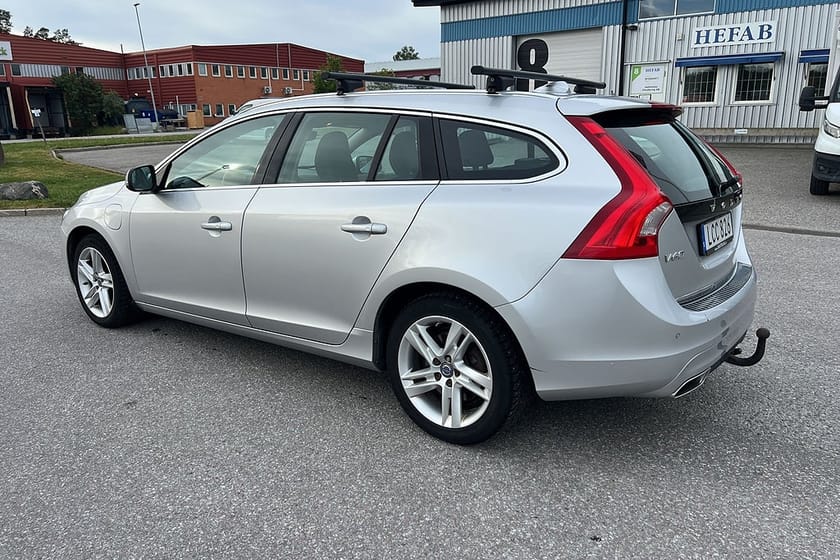 Bild 3 av Volvo V60 D5 Plug-in Hybrid AWD Summum Aut