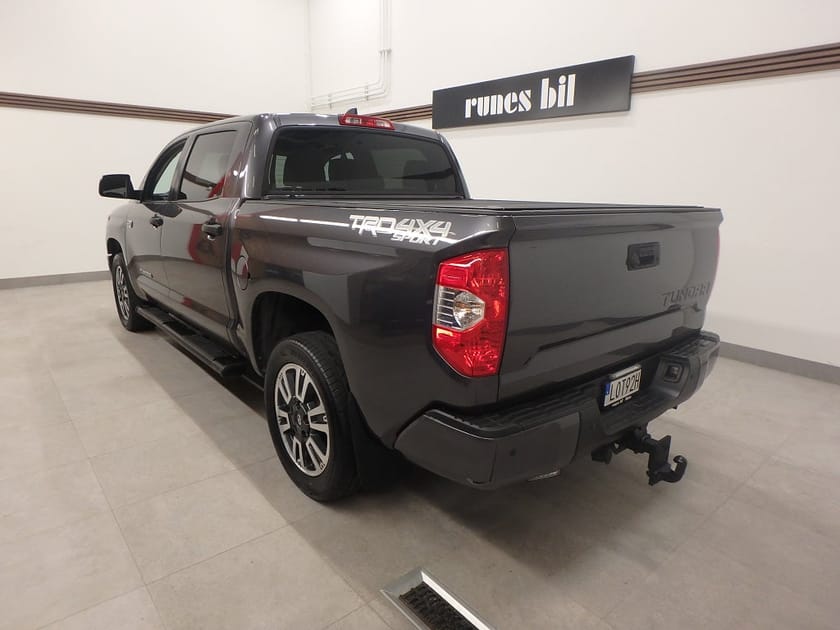 Bild 3 av Toyota Tundra CrewMax 5.7 V8 4WD Euro 6 Fin