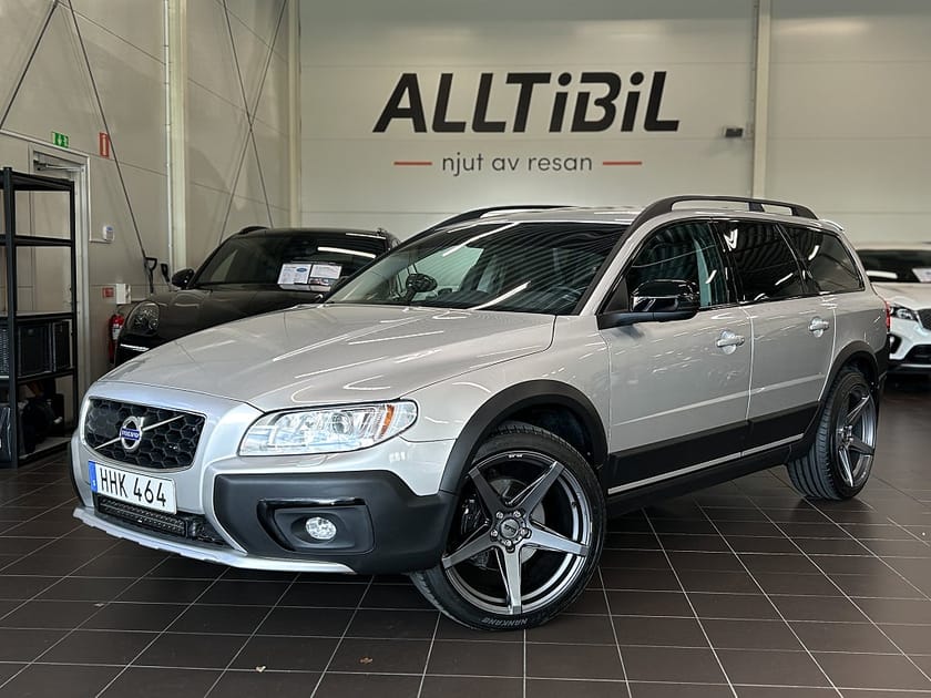 Bild 1 av Volvo XC70 D4 AWD Geartronic Classic, Momentum Ny kamrem /kamera