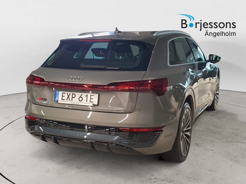 Bild 3 av Audi Q8 50 e-tron quattro 340 HK S-LINE