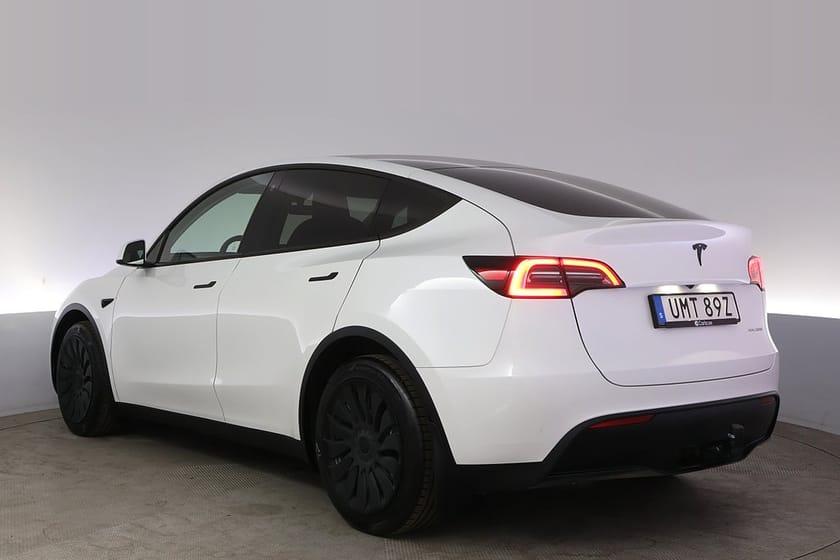 Bild 4 av Tesla Model Y Long Range AWD Autopilot Pano Drag
