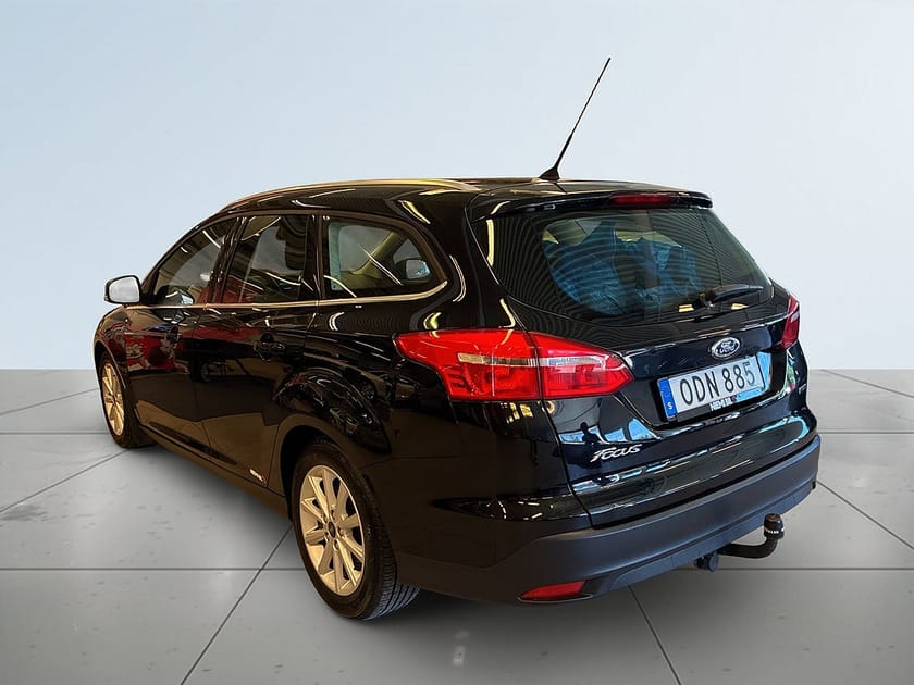 Bild 5 av Ford Focus Kombi 1.0 EcoBoost Titanium S&V-däck/Drag/Psens/Kamera