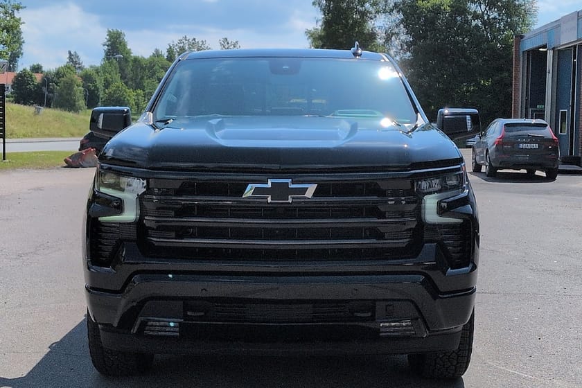 Bild 2 av Chevrolet Silverado 1500 Crew Cab High Country Duramax 3.0 Midnight - Låg skatt