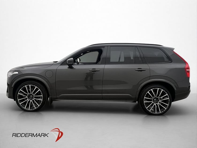 Bild 2 av Volvo XC90 7 Säten T8 AWD Ultra Dark Edition Pano B&W 7-Sits Luftfjä