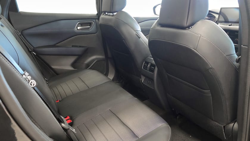 Bild 5 av Nissan Qashqai MHEV 158 XTRONIC 2WD TEKNA DESIGN PACK