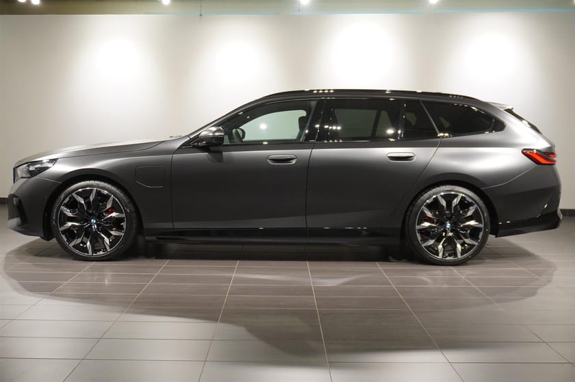 Bild 2 av BMW 530e xDrive Touring 0,95% M Sport Pro Business Drag DA Pro B W