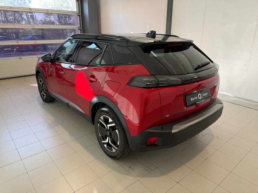 Bilde 4 av Peugeot e-2008 GT / SOLTAK / ADAPTIV CRUISE / EL. FØRERSETE