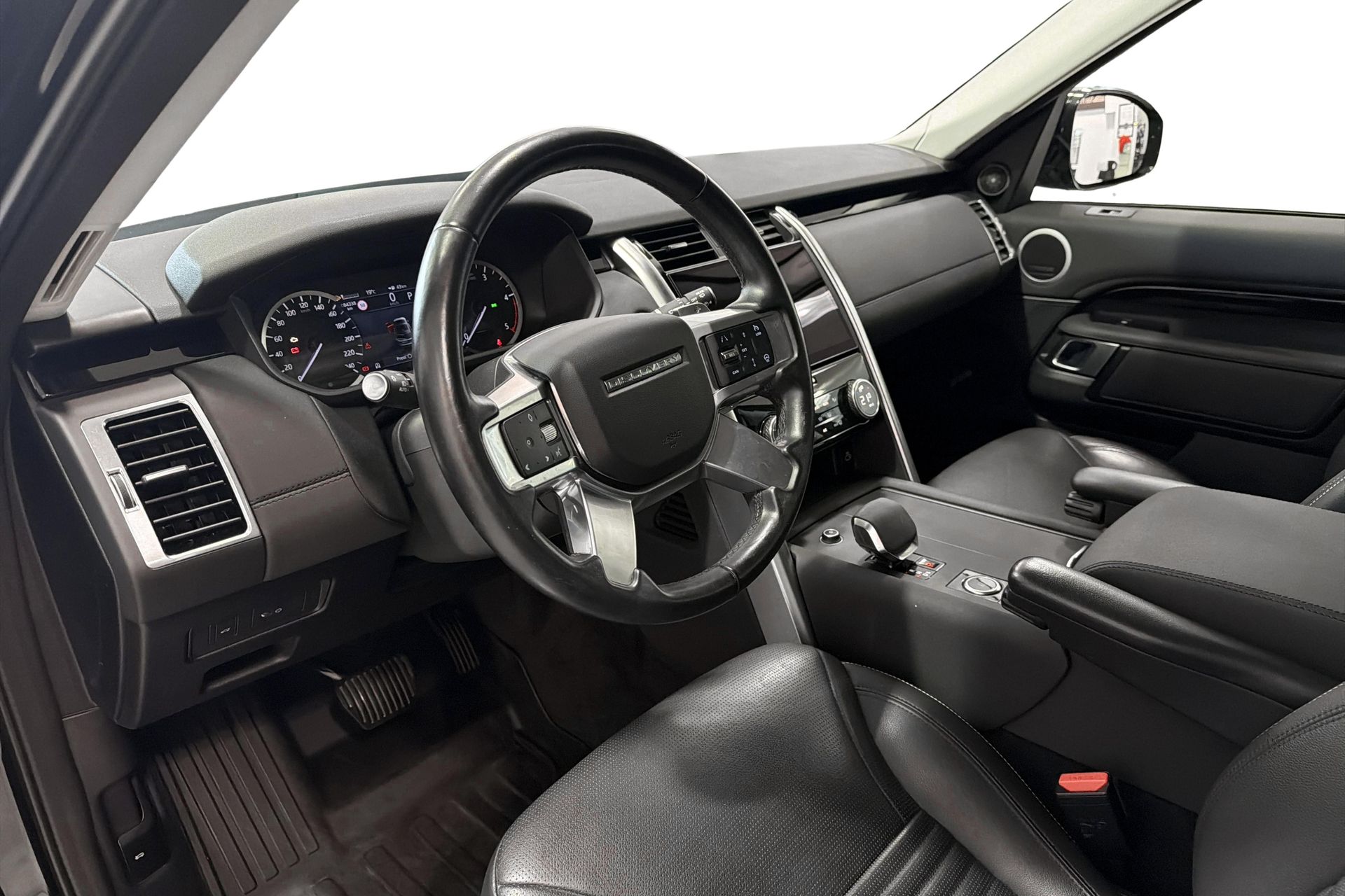 Land Rover Discovery 2023, photo 5/10