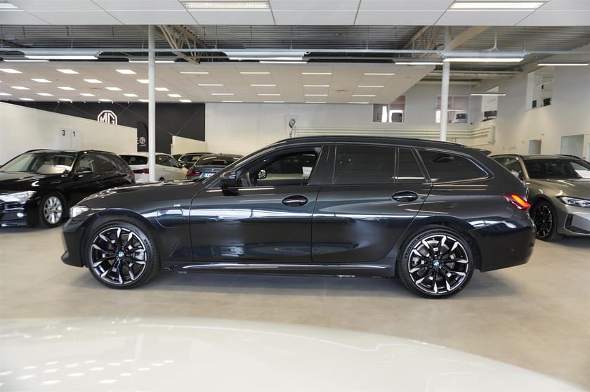 Bild 5 av BMW 330e xDrive Touring M Sport HiFi Aktiv Fart 19