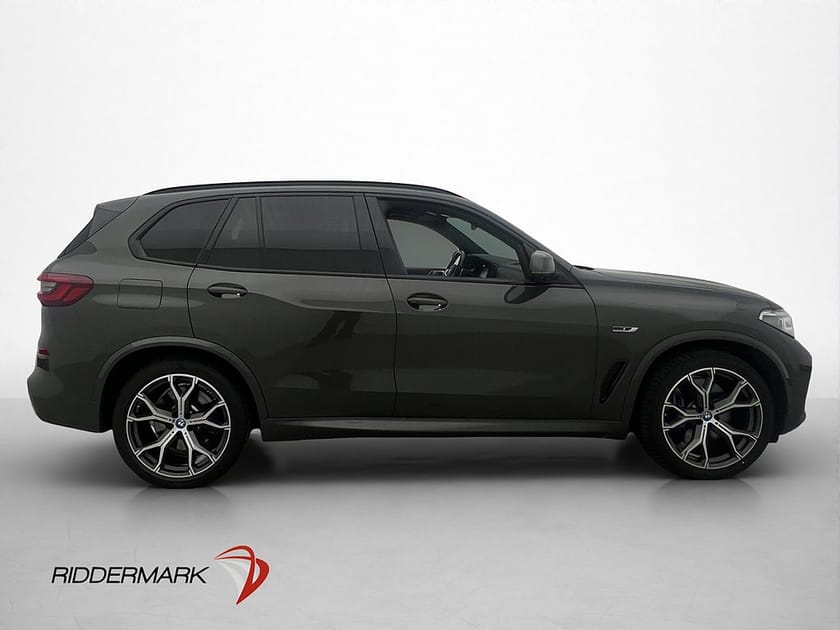 Bild 4 av BMW X5 xDrive45e iPerformance M Sport Pano H/K Drag Laser HUD 360° Skinn