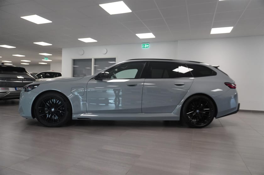 Bild 5 av BMW M5 Touring Innovation DAP Pano Bw Drag
