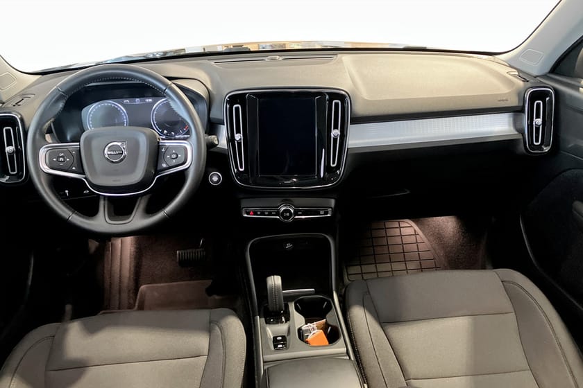 Bild 4 av Volvo XC40 T3 FWD aut Momentum Advanced