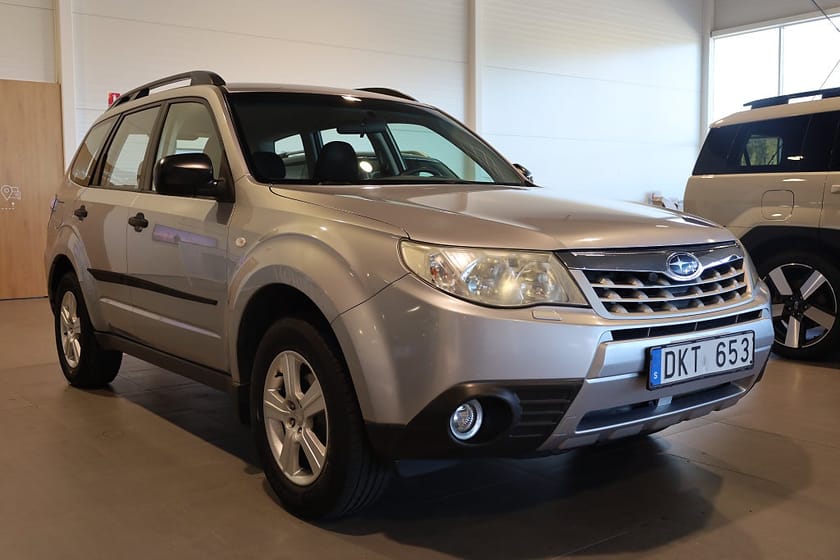 Bild 4 av Subaru Forester 2.0 X 4WD AUT Drag M-Värme Blåtand Nybesiktigad