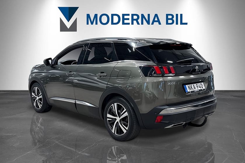 Bild 4 av Peugeot 3008 GT HYBRID4 300hk EAT Moms Drag Adaptiv Cockpit Navi Eu6