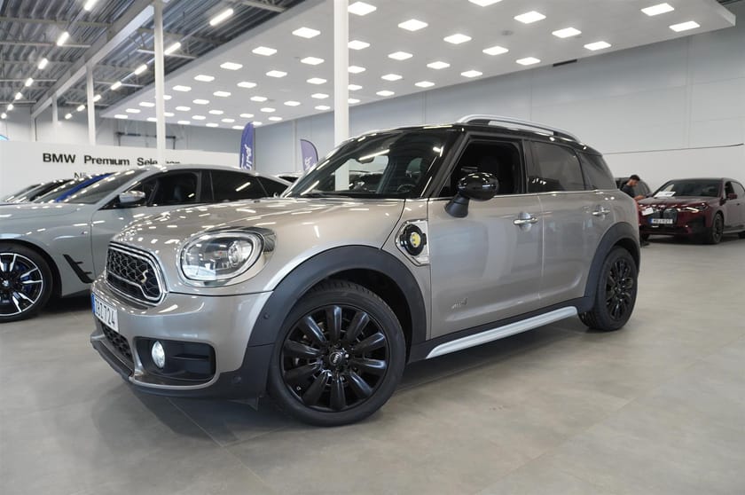 Bild 3 av MINI Countryman Cooper SE ALL4 Navi LED Sportstol Panorama PDC
