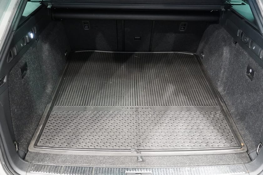 Bild 5 av Škoda Superb Kombi 2.0 4x4 Sportline - Drag, Värmare, Kamera, Canton