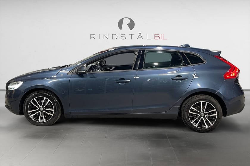Bild 4 av Volvo V40 D3 150 HK MOMENTUM D-VÄRM PDC VOC KAMREM BYTT 0.35L/MIL