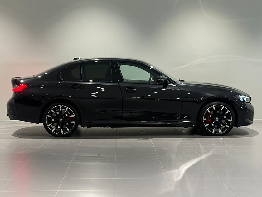 Bild 3 av BMW 330e xDrive Sedan M Sport Pro Drag Harman/Kardon Svankstöd 19"