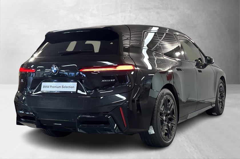 Bilde 3 av BMW iX xDrive60 Supercharged,B&W,Luft,skinn