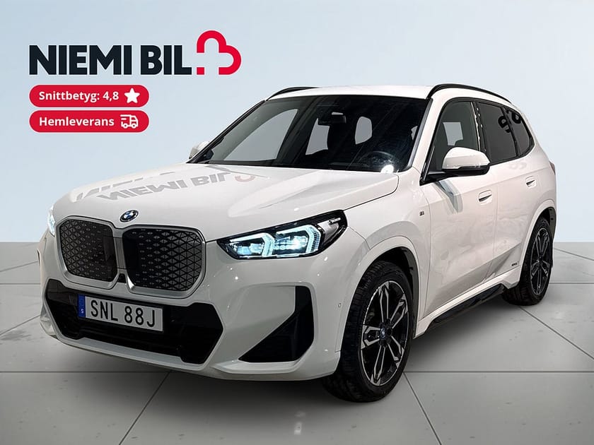 Bild 1 av BMW iX1 xDrive30 M Sport Drag HuD 360° GPS H/K S/V-hjul