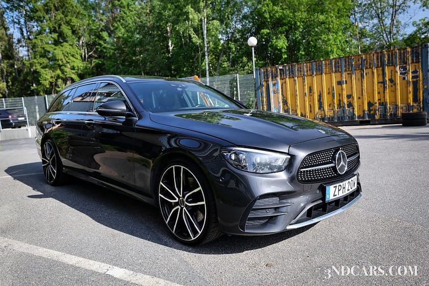 Bild 3 av Mercedes-Benz E 400 T d 4MATIC 9G AMG Line Premiumplus Panorama mm