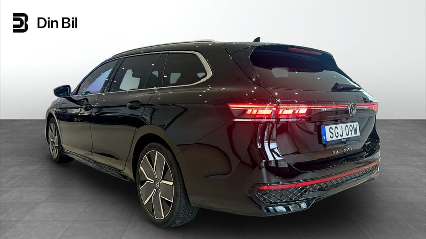 Bild 3 av Volkswagen Passat Variant eHybrid R-LINE Drag/Panorama