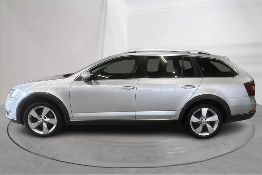 Bild 2 av Škoda Octavia Scout III 1.8 TSI Combi 4x4 (180hk)