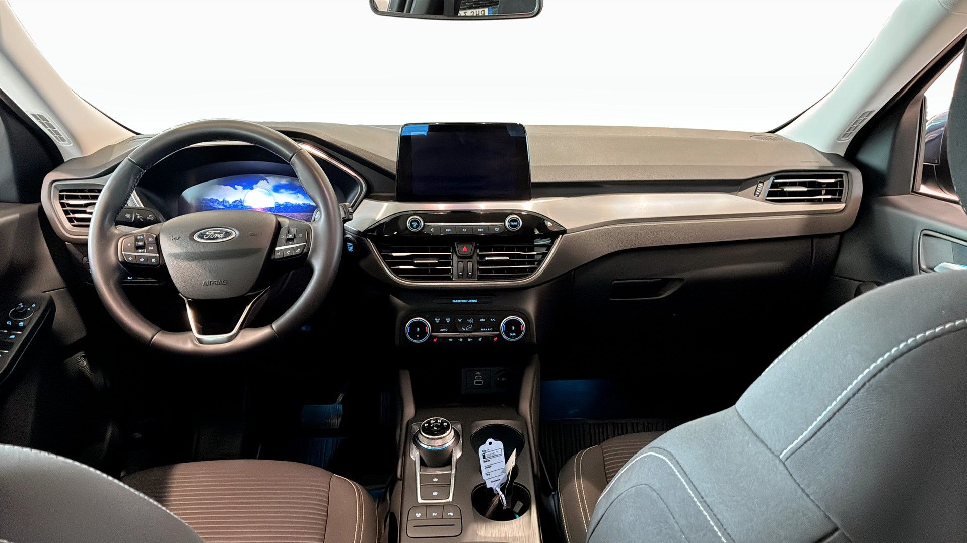 Ford Kuga Titanium PHEV / Vinter Pkt 2024, kuva 4/9