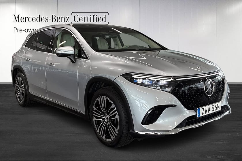 Bild 2 av Mercedes-Benz EQS SUV 500 4MATIC Panorama Head up Burmester Digital light