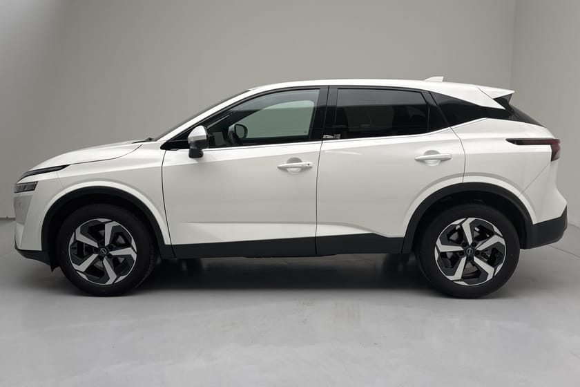 Bild 2 av Nissan Qashqai 1.3 MHEV (158hk) Tekna 360 kamera