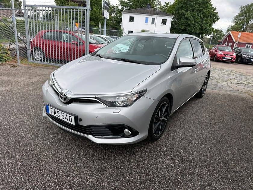 Bild 2 av Toyota Auris 1.2T 116HK 5-D INTENSE EDITION / VÄRMARE