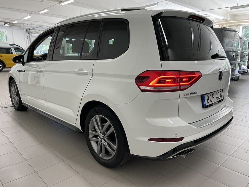 Bild 5 av Volkswagen Touran 7-seater TDI 150Hk DSG | R-LINE | 7-SITS | DRAG & VÄRMARE