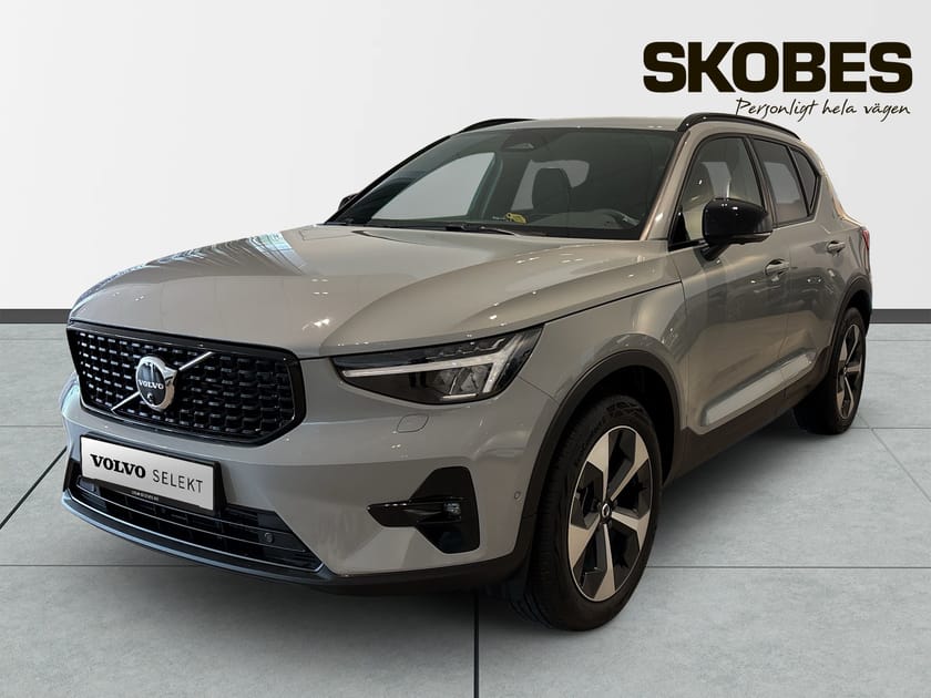 Bild 4 av Volvo XC40 B3 FWD Bensin Plus Dark