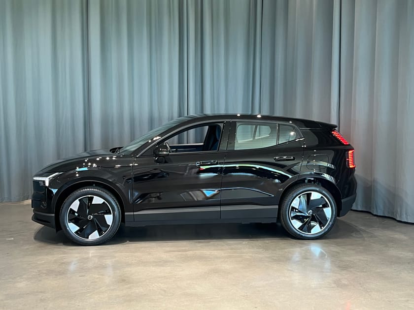 Bild 2 av Volvo EX30 P5 Long Range RWD Plus Lagerbil Redo För OMG Leverans