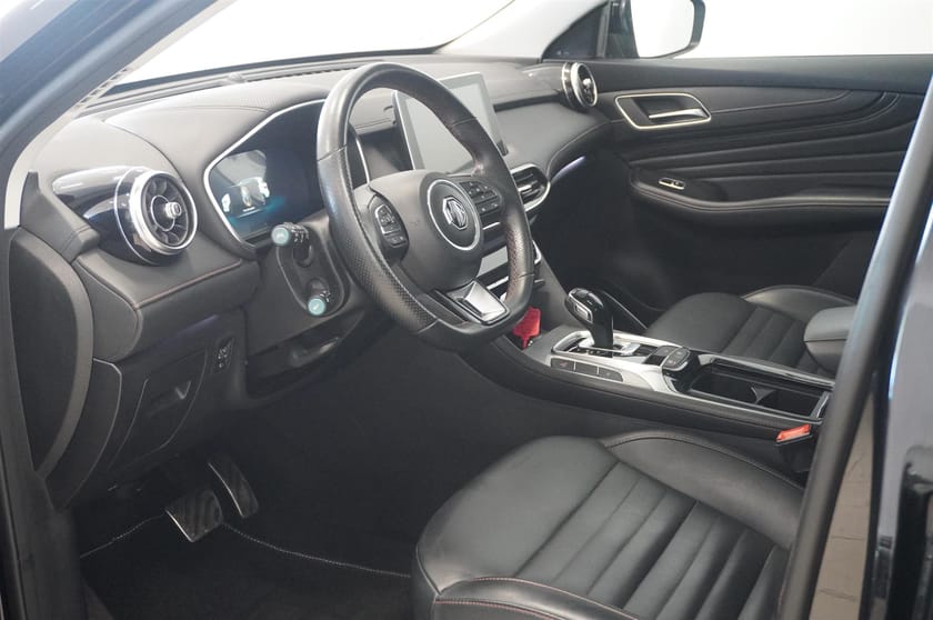 Bild 2 av MG EHS PHEV Luxury Pebble Black
