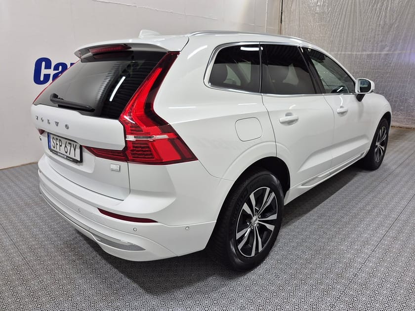 Bild 3 av Volvo XC60 Recharge Core Bright plug in AWD 350HK 4x4 Panorama