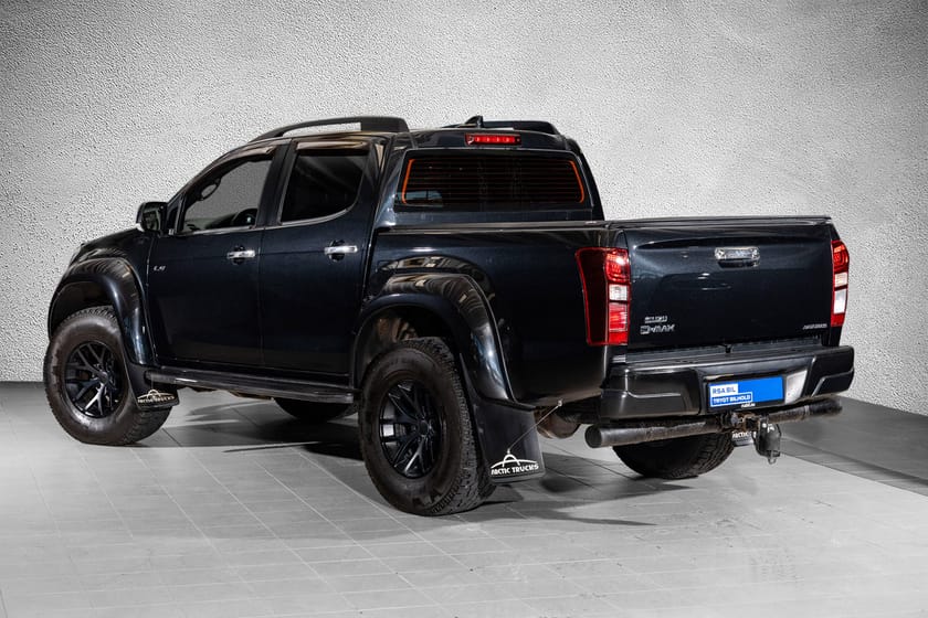 Bilde 2 av Isuzu D-Max Dobbelcab 163 hk DobCab AT35 Black/Magnum edition. NYBIL GAR!